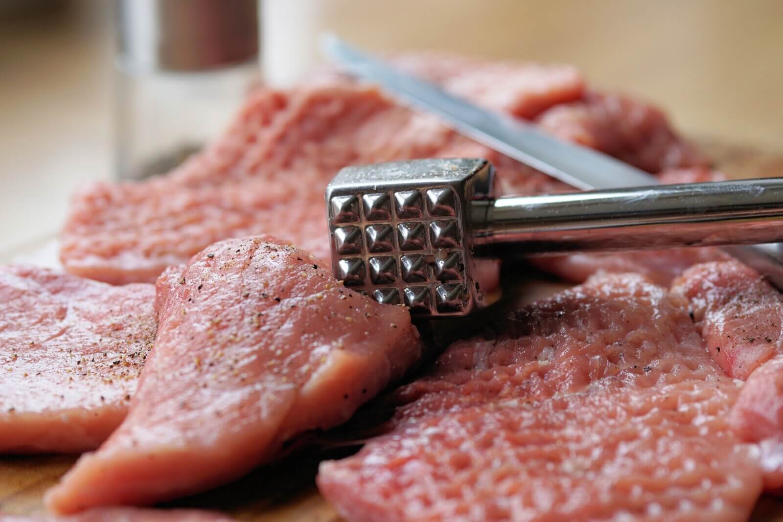 5 Tips for Tenderizing Meat to Save Money and Enjoy Juicy Dishes