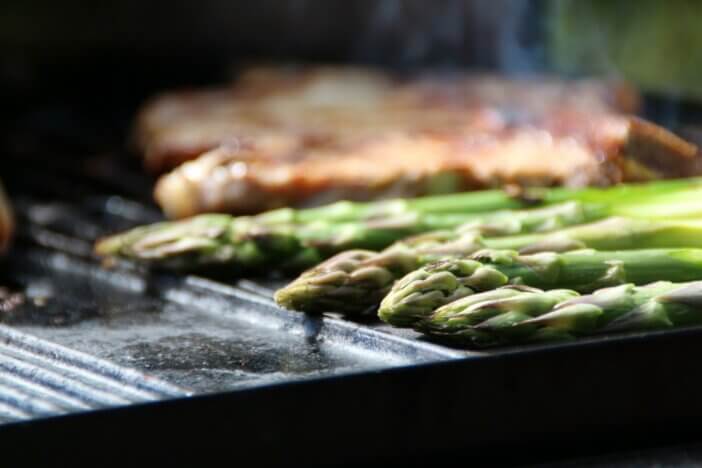 Asparagus steak