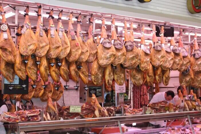 What To Know About Spicy Deli Ham Options in the Grocery Store 2 deli_4375752