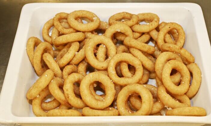 22+ Best Pulled Pork Side Dishes & Food Pairings 4 onion-rings_1810890