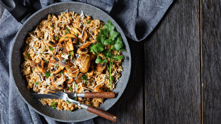 10+ Perfect Sides to Complete Your Crab Leg Feast 8 what meat to serve with mushroom risotto