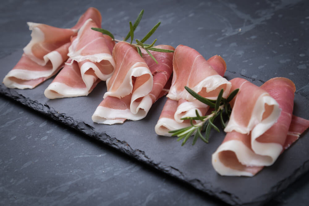 Cured vs Uncured Ham Understanding the 7 Key Differences