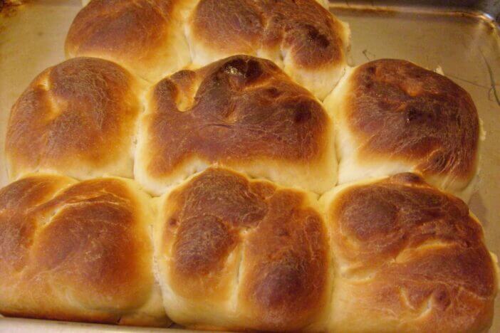 Top 13 Meatloaf Side Dishes to Complement Your Meal 3 Dinner-Rolls_524424