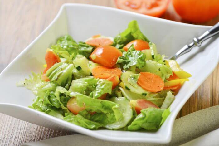 Salad-Italian-Vinaigrette-Dressing_3179079