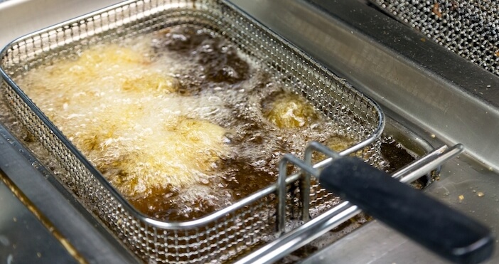 6+ Steps to Clean a Deep Fryer Quickly and Easily