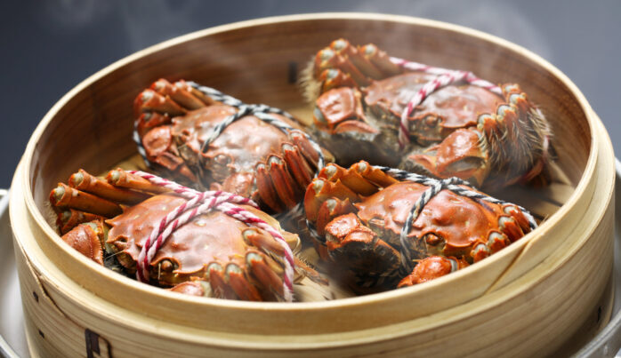 7+ Reasons Why a Crab Steamer is Essential for Your Next Seafood Feast 1 Steaming shanghai hairy crabs, chinese cuisine