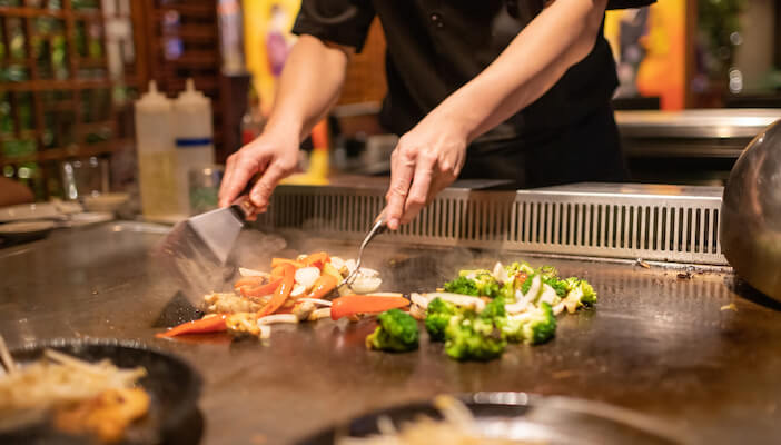 teppanyaki vs hibachi Teppanyaki vs. Hibachi: Comparing the 2 Popular Japanese Grilling Styles