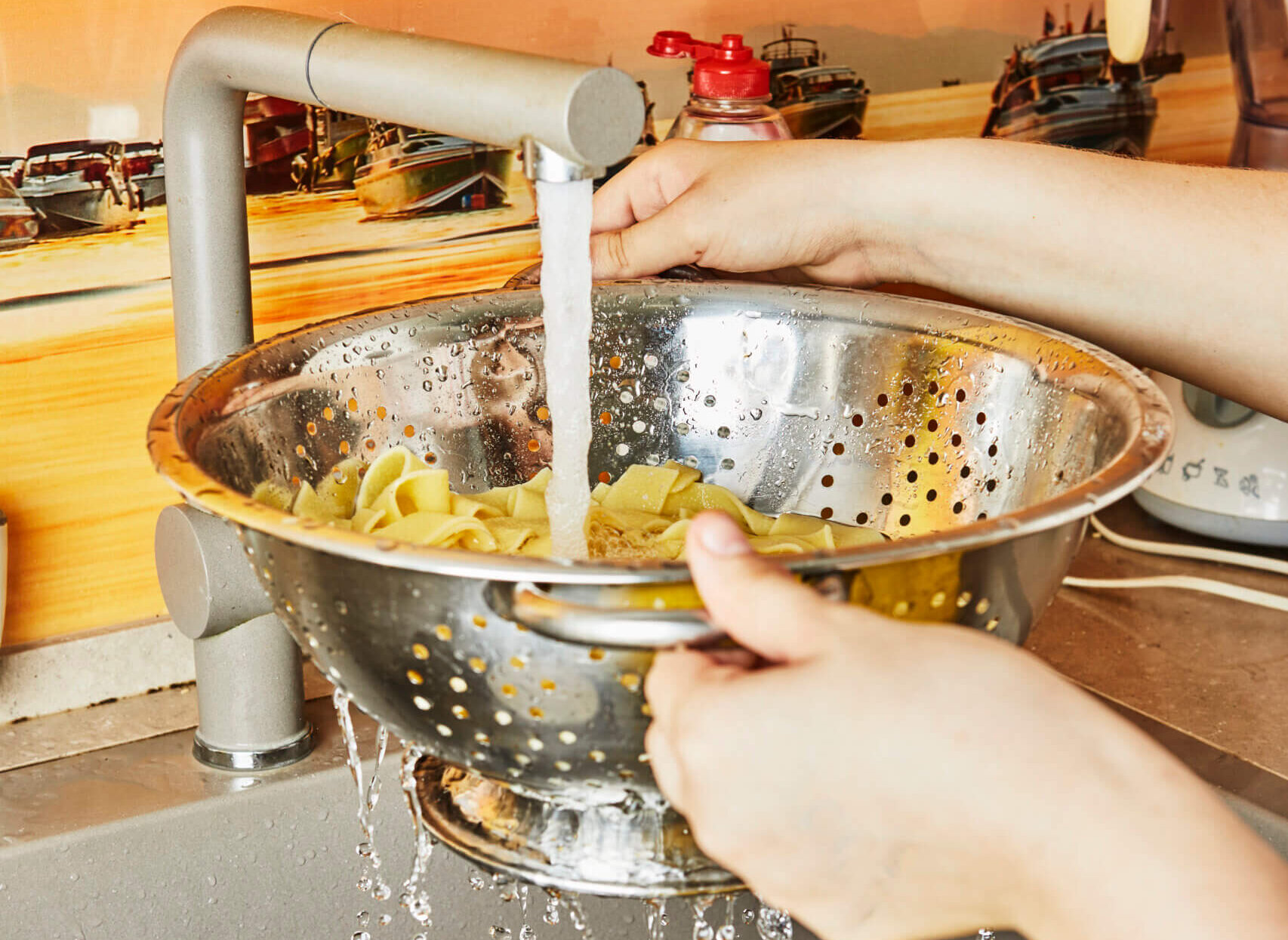 Should You Rinse Pasta for Salad? 5 Key Benefits Explained