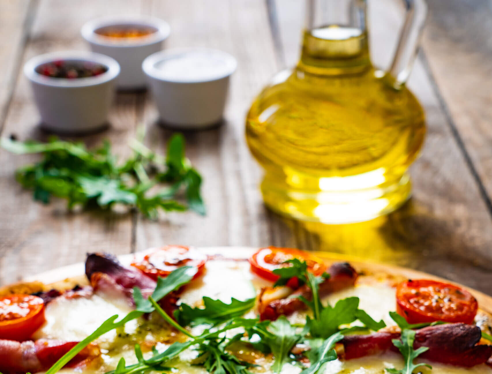 10 Reasons Brushing Olive Oil on Pizza Crust Makes Your Pizza Better