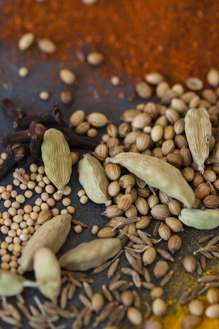 5 Best Cardamom Pods for The Most Aromatic Meat Dishes You've Ever Had